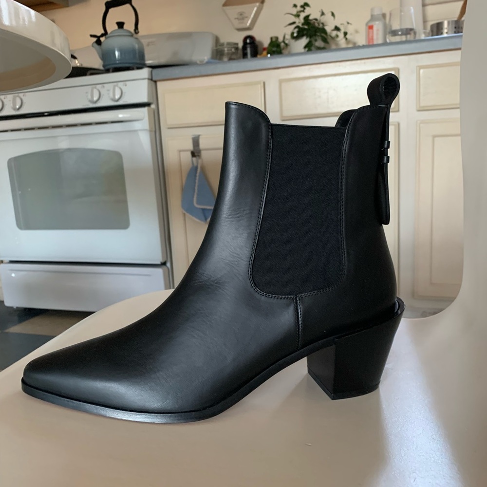 Le Lexington Chelsea boot. Brand New